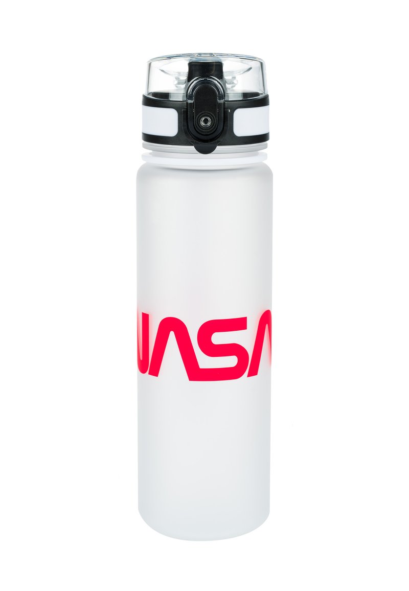 Bottiglia d'acqua in plastica bianca opaca trasparente con un coperchio bianco e nero, caratterizzata da un audace logo "NASA" rosso sul lato.