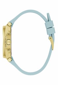 Orologio dorato con cassa rettangolare, cinturino in silicone blu, tre pulsanti e una chiusura. Presenta un design elegante e moderno.