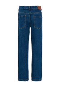 Jeans di denim blu con design a gamba dritta, dotati di due tasche posteriori e di un'etichetta in pelle marrone sulla vita. Tessuto liscio.