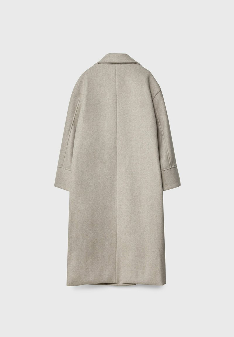 Stradivarius OVERSIZE SOFT-TOUCH - Klassischer Mantel - beige 