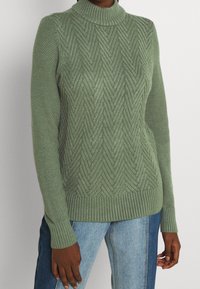 Vero Moda Strickpullover - green