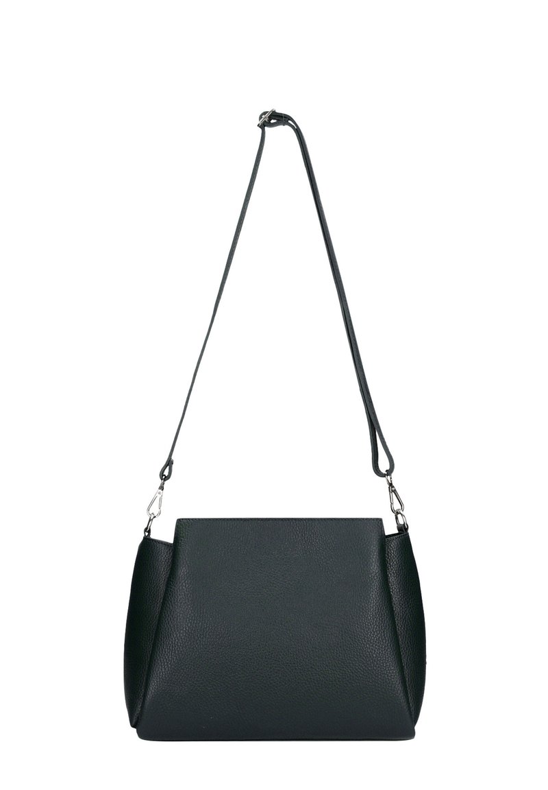 Czarna skórzana torebka na ramię z teksturowaną powierzchnią, w geometrycznym kształcie, z jedną regulowaną rączką; posiada akcenty w kolorze srebrnym.