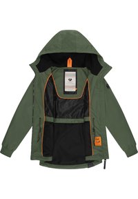 Veste imperméable verte avec capuche, dotée d'accents orange, d'une doublure intérieure noire et d'une grande poche avant avec des détails en mesh.