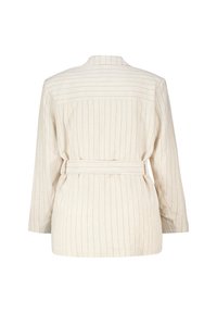 Cremfarbener gestreifter Blazer mit taillierter Taille und langen Ärmeln. Verfügt über vertikale Nadelstreifen und einen strukturierten Kragen.