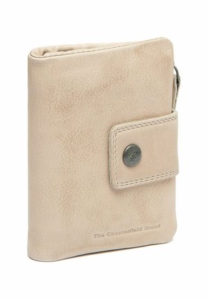 Beige Lederwallet mit glatter Textur, abgerundeten Ecken, einem Druckknopfverschluss und geprägtem Logodetail auf der Vorderseite.