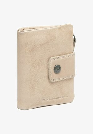 Beige Lederwallet mit glatter Textur, abgerundeten Ecken, einem Druckknopfverschluss und geprägtem Logodetail auf der Vorderseite.