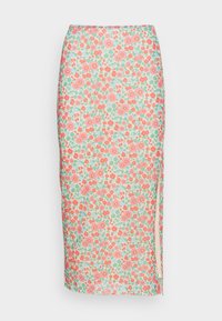 Saia midi floral com fundo em menta claro, apresentando flores rosa, vermelhas e azuis, com um design ajustado e um detalhe de racha lateral.