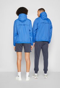 K-Way LE VRAI CLAUDE UNISEX - Könnyű dzseki - royal