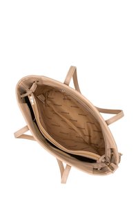 Borsa a tracolla in pelle beige con due manici. Tasca con zip su un lato e interno non foderato con motivo del logo 'WITTCHEN'.