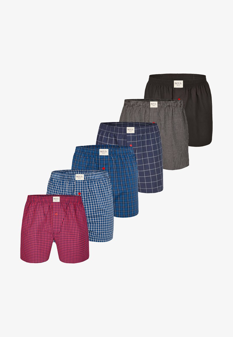 Sei boxer da uomo con fascia elastica in vita, in diversi motivi a quadri e un modello nero pieno, disposti in diagonale su sfondo bianco.