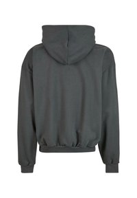 Sudadera gris con capucha de corte relajado, dobladillo y puños elasticados, y textura suave. Cuenta con una capucha colocada en el centro en la parte posterior.