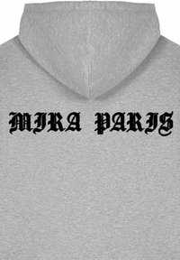Felpa grigia con una texture morbida, caratterizzata da un logo stampato nero che recita "MIRA PARIS" sulla schiena, con cappuccio curvo.