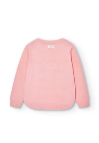 Sudadera rosa claro de manga larga, con cuello redondo, puños acanalados y un dobladillo ligeramente curvado. Cuenta con una pequeña etiqueta de la marca en la parte posterior del cuello.