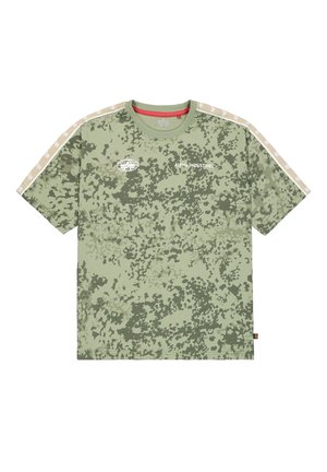 Alpha Industries, ALPHA INDUSTRIES MEN - T-SHIRTS LOGO TRACK TAPE T-SHIRT CAMO - T-Shirt print - m forest camo
