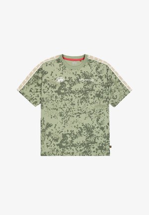 Alpha Industries, ALPHA INDUSTRIES MEN - T-SHIRTS LOGO TRACK TAPE T-SHIRT CAMO - T-Shirt print - m forest camo
