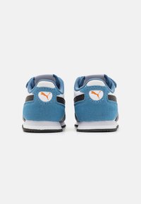 Puma CABANA RACER 20 UNISEX - Sneakers - white/black/blue horizon/maple syrup
