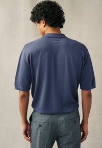 Next REGULAR FIT niebieski