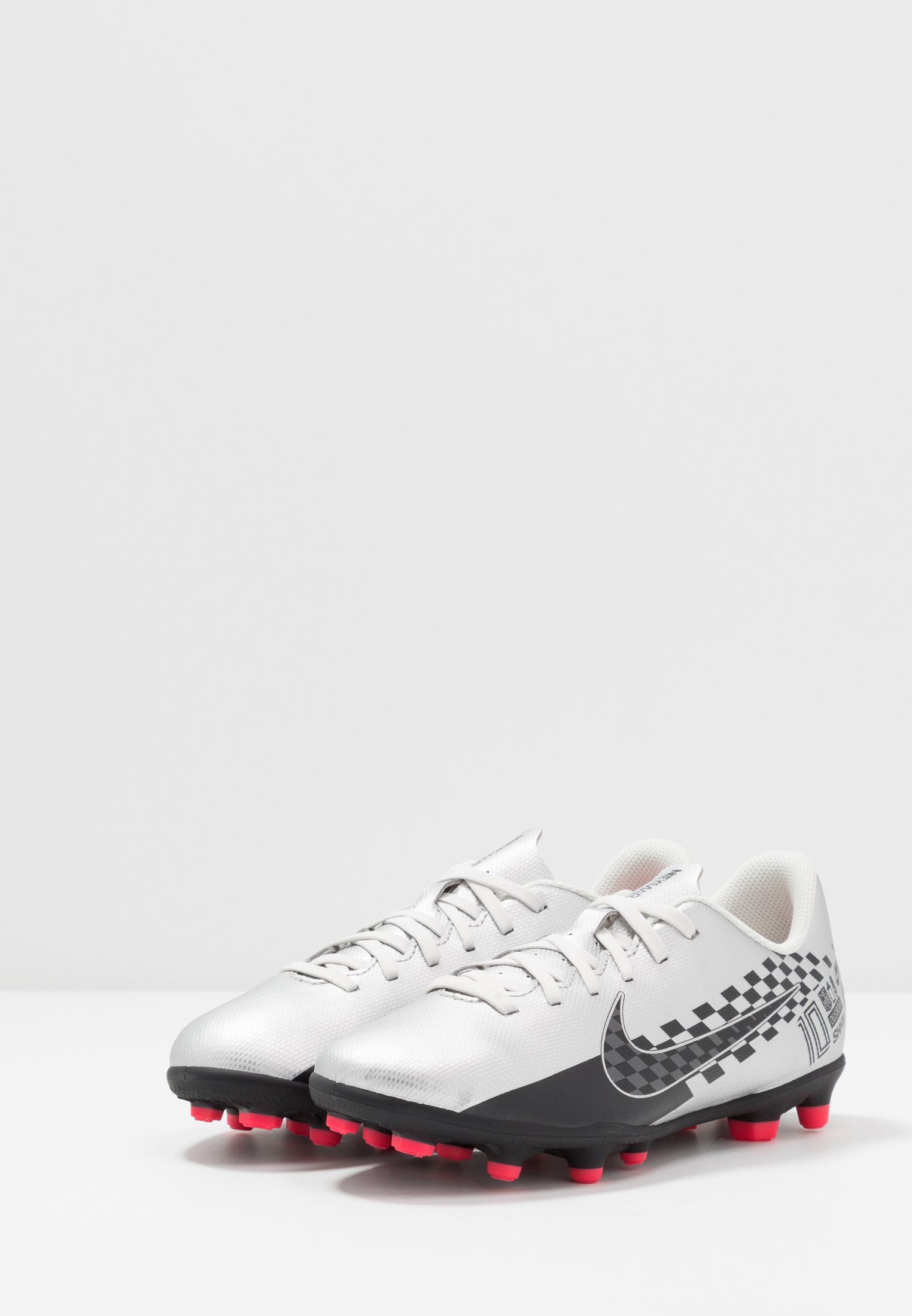 chaussure de neymar violet