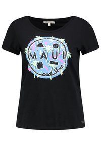 Camiseta negra de manga corta con un gráfico colorido de palmeras y el texto "MAUI and Sons" en un diseño circular. Material de algodón suave.