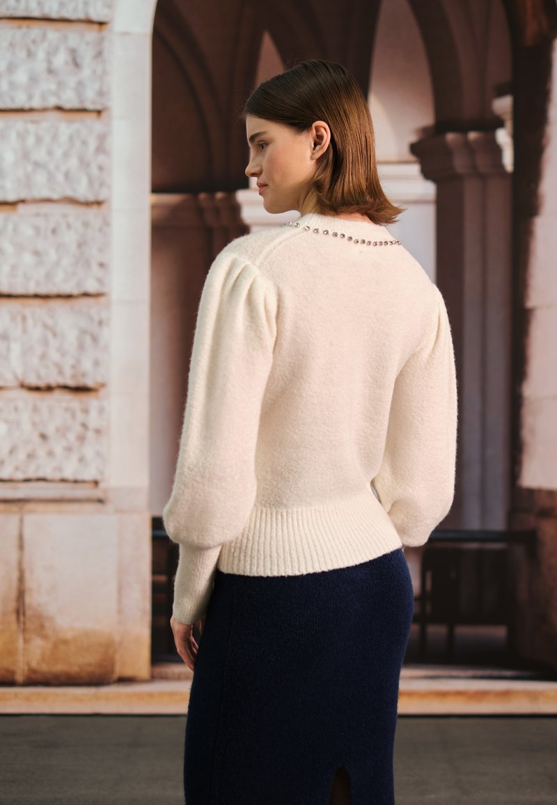 Damen Kleider | Cinq à Sept DARA SWEATER Strickpullover ivory/offwhite - GU09649 Damen Kleider | Cinq à Sept DARA SWEATER Strickpullover ivory/offwhite - GU09649
