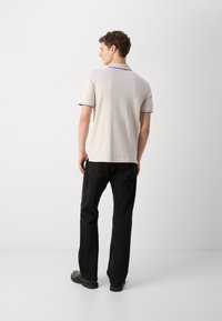 Calvin Klein TIPPING  - Pólóing - stony beige