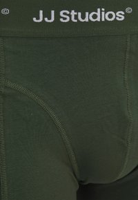 Unausgewählt, schwarz grün lila