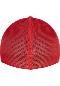 Rød baseballkasket med en struktureret ryg i åndbart mesh-design og solid frontpanel. Rundet form med sømdetaljer.