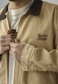 Kaotiko UNISEX - Leichte Jacke - camel