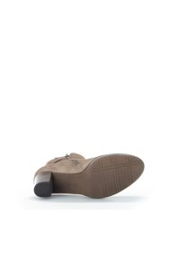 Gabor Tronchetti - beige