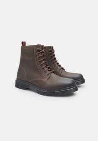 Bata Stivaletti stringati - nero