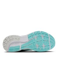 Suela de calzado deportivo con una base blanca y una banda de rodadura de goma turquesa. Se aprecian patrones texturizados para tracción y flexibilidad.