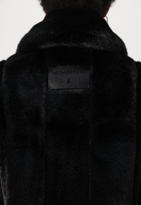 Patrizia Pepe COATS - Zimski plašč - nero
