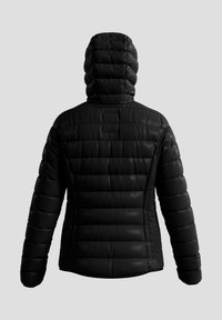 Zwarte gewatteerde jas met capuchon, voorzien van een quilted ontwerp, een gladde textuur en een aansluitende pasvorm. Minimalistische stijl zonder zichtbare logo's.
