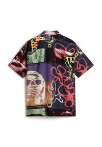 Korte mouw shirt met een kleurrijk abstract patroon met felle rood-, paars-, groen- en geeltinten. Gemaakt van lichte stof met een ontspannen pasvorm.