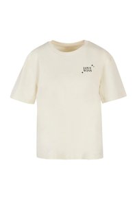 Kridhvid bomulds t-shirt med korte ærmer, der har teksten "LOVE WINS" i sort samt stjerneaccentueringer trykt på forsiden.