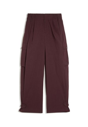 Bershka, TECHNICAL FABRIC BARREL CARGO TROUSERS - Pantalon cargo - bordeaux