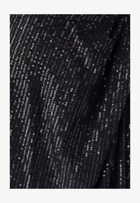 Neizbrano, black sequin