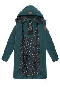 Teal izolirana parka s kapuljačom obloženom krznom. Unutrašnjost ima crnu podstavu s geometrijskim uzorkom u bijeloj i ružičastoj boji. Potpuni zatvarač.