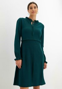 bonprix Strickkleid - green