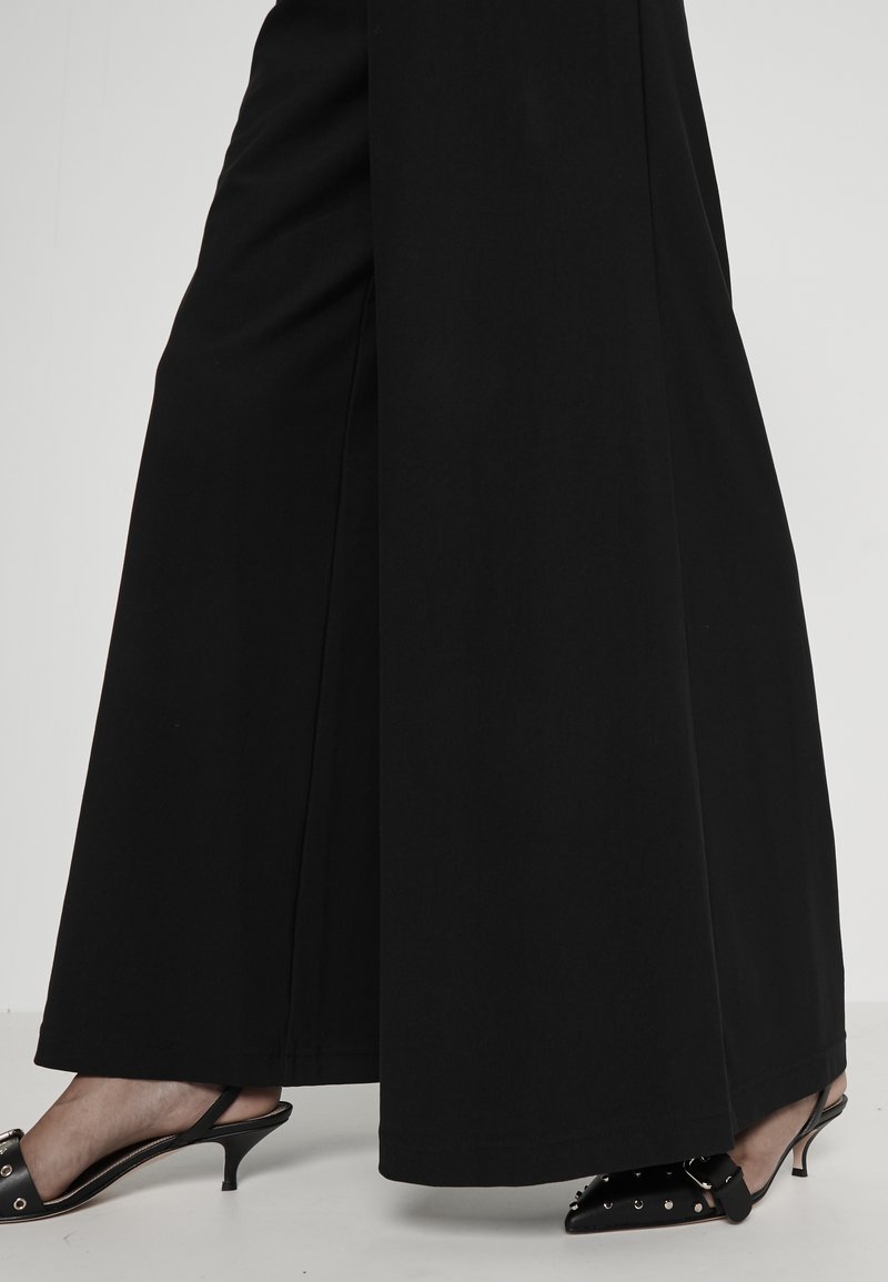 Damen Bekleidung | Alice + Olivia KENLEY PALAZZO PANT Stoffhose black/schwarz - HT84192 Damen Bekleidung | Alice + Olivia KENLEY PALAZZO PANT Stoffhose black/schwarz - HT84192