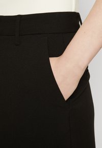 Thumbnail Image 6