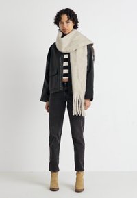 Gina Tricot CHUNKY SCARF - Cachecol - beige mel