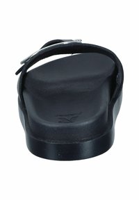 Zwarte slide sandaal met een gladde bovenste band en een gevormde voetbed. Het ontwerp heeft een metallic accent op de band en een gestructureerde zool.