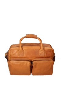 Bruine leren tas met dubbele ritszakken aan de voorkant, bovenhandvaten en een gladde textuur. Eenvoudig rechthoekig ontwerp zonder zichtbare patronen.