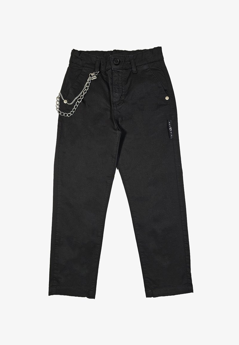 Pantaloni neri in cotone a vestibilità rilassata, con un dettaglio in catena argentata sul davanti, chiusura con bottone e tasche laterali.
