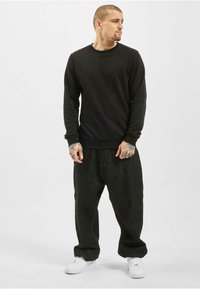 ecko unltd. BAGGYS 2Y FAT BRO - Traperice opuštenog kroja - black