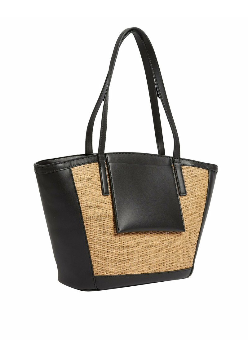 Sac fourre-tout en cuir noir et paille tissée avec doubles poignées, forme structurée, et une poche avant en cuir noir assorti.