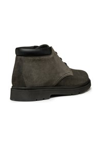 Geox SPHERICA - Šněrovací kotníkové boty - mud