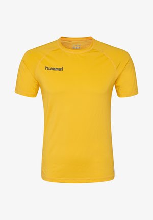 Gelbes Sport-T-Shirt mit kurzen Ärmeln aus glattem Stoff, ausgestattet mit einem Rundhalsausschnitt und einem kleinen grauen Logo auf der linken Brustseite.