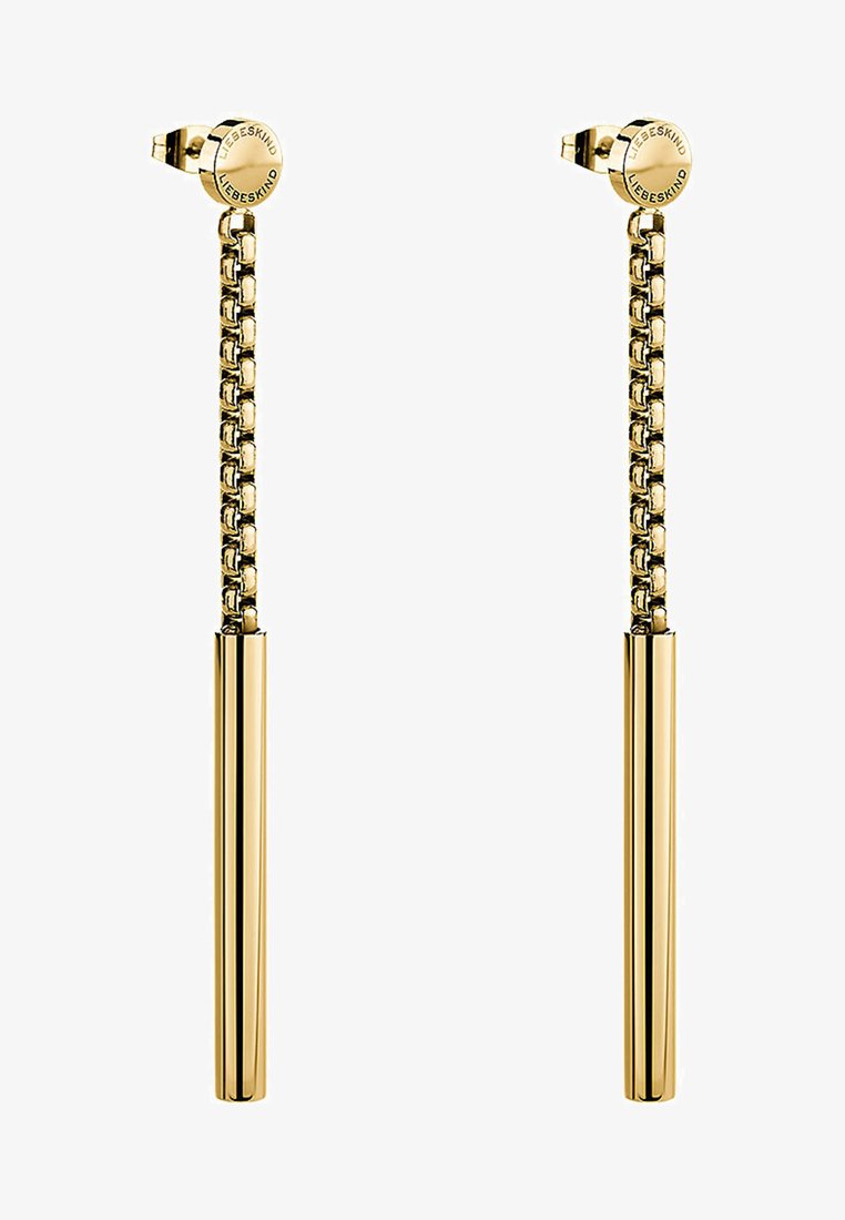 Goldfarbene Ohrringe mit einem Kettenlink-Design und einem glatten, zylindrischen Anhänger. Mit einer runden Abdeckung gesichert, auf der der Markenname angezeigt wird.